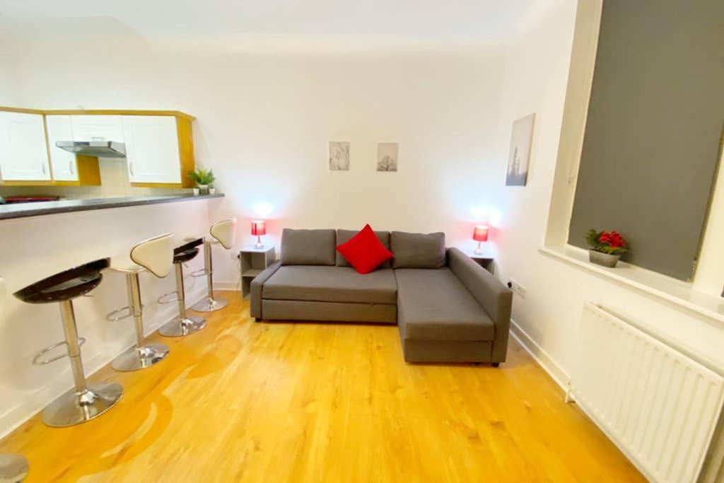 Cozy Nights - Ibrox Street Apartman Glasgow Kültér fotó