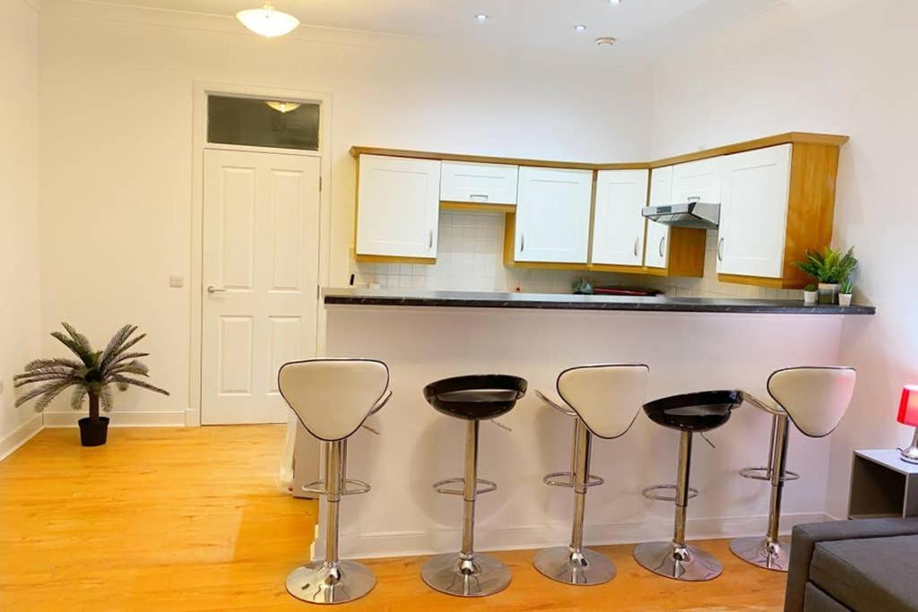 Cozy Nights - Ibrox Street Apartman Glasgow Kültér fotó