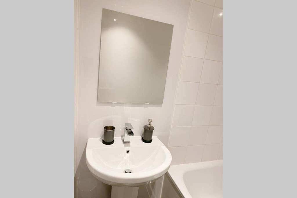 Cozy Nights - Ibrox Street Apartman Glasgow Kültér fotó