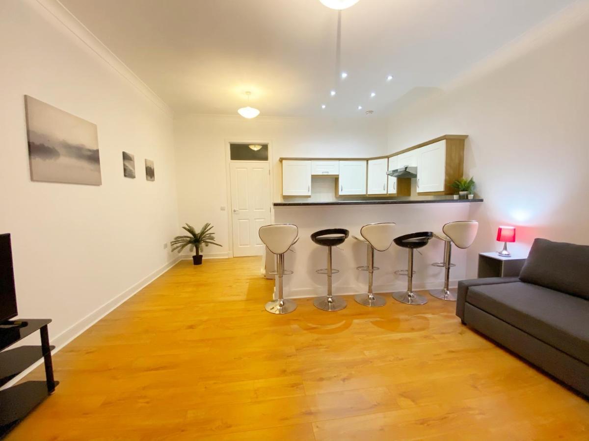 Cozy Nights - Ibrox Street Apartman Glasgow Kültér fotó
